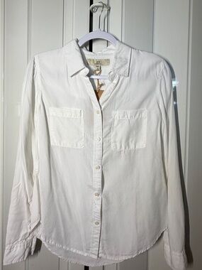 Thread & Supply White Linen Blend Twin Pocket Blouse